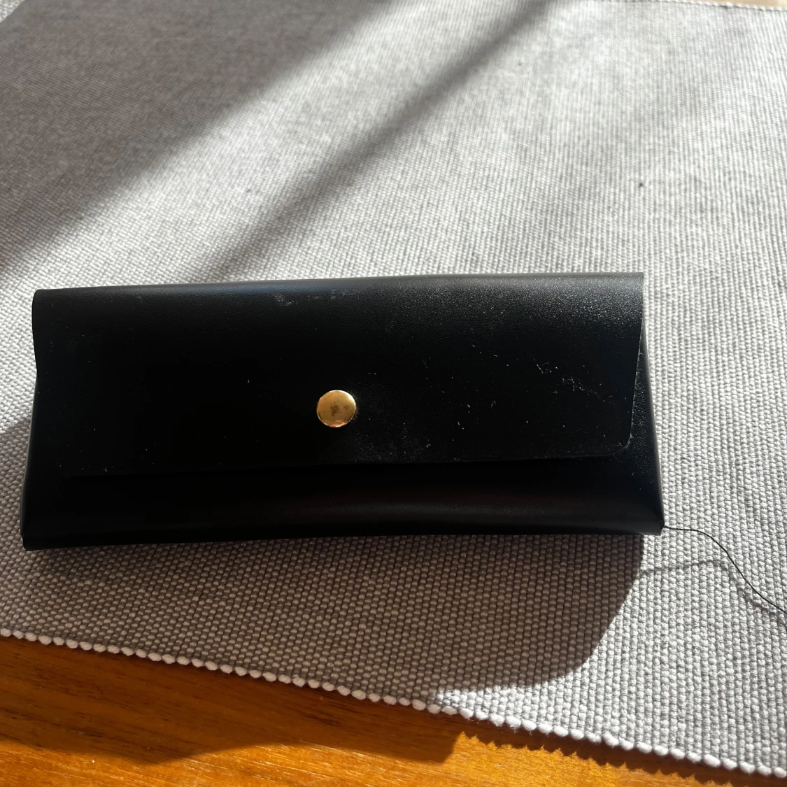 Gröna solglasögon med svart fodral - 2