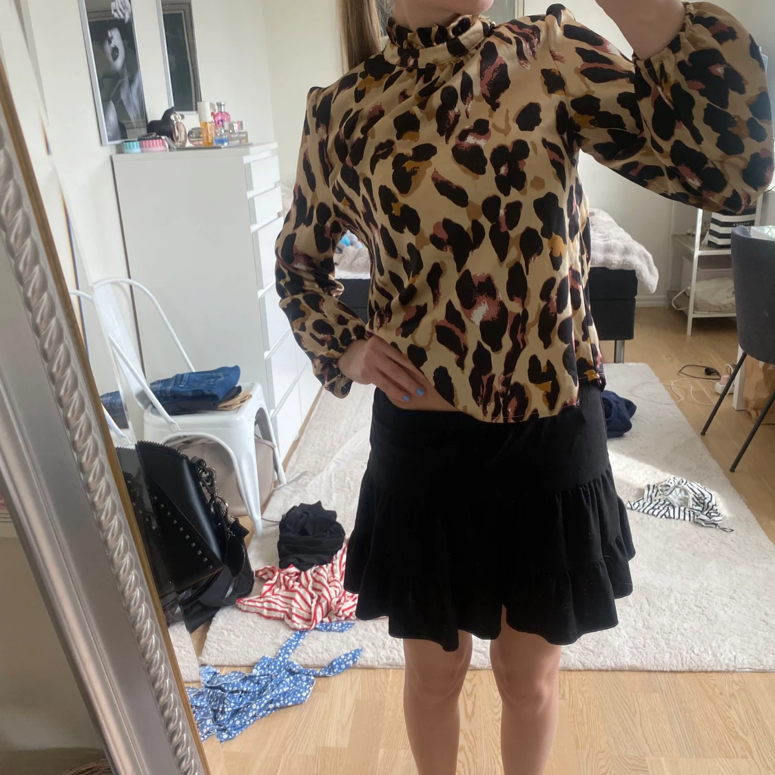 Beige leopardmönstrad blus - 1