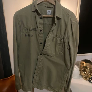 Overshirt i jeans - Jeansovershirt Zara Strl m Skriv för mer bilder