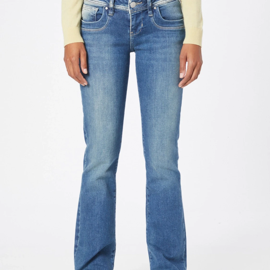 Blå bootcut jeans från LTB