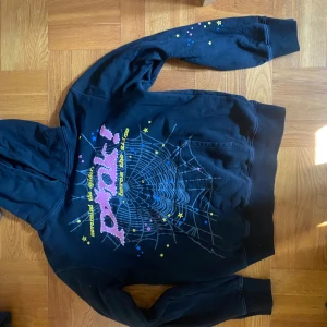 sp5der hoodie - condition is as stated on photos, thrifted at 2nd st nyc in lower manhattan, selling low and fast  fits also for M