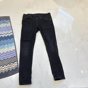 Svarta dondup jeans - Våran är såld 