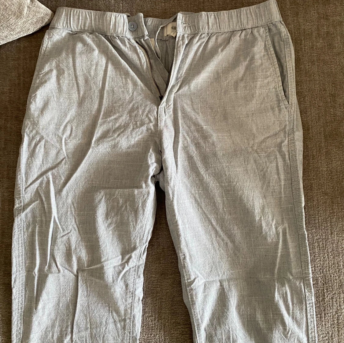 Ljusgrå linne/bomull byxor