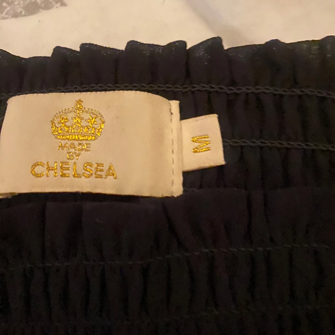 Svart kortkjol från By Chelsea - 1