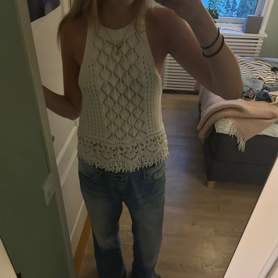 Vit virkad linnetopp Holly & Whyte