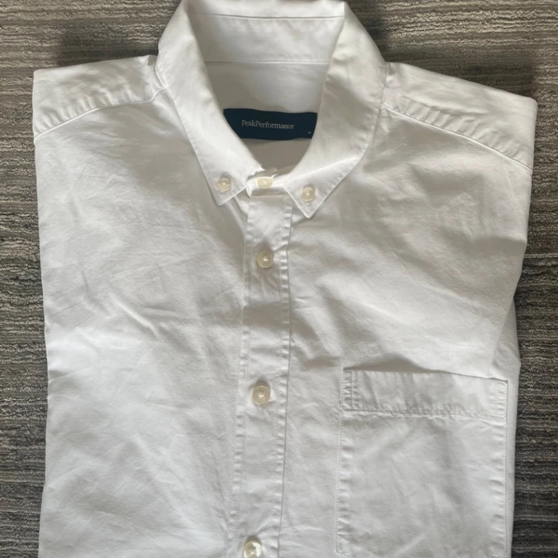 Vit skjorta från Peak Performance