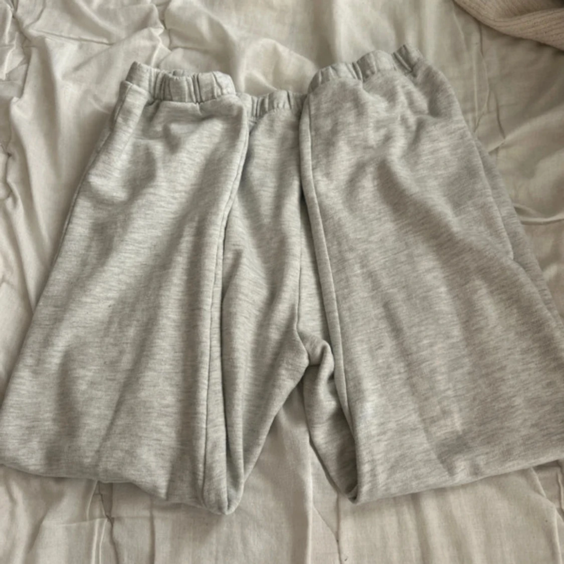 Gråa mjukis med snöre från lager 157 - 1