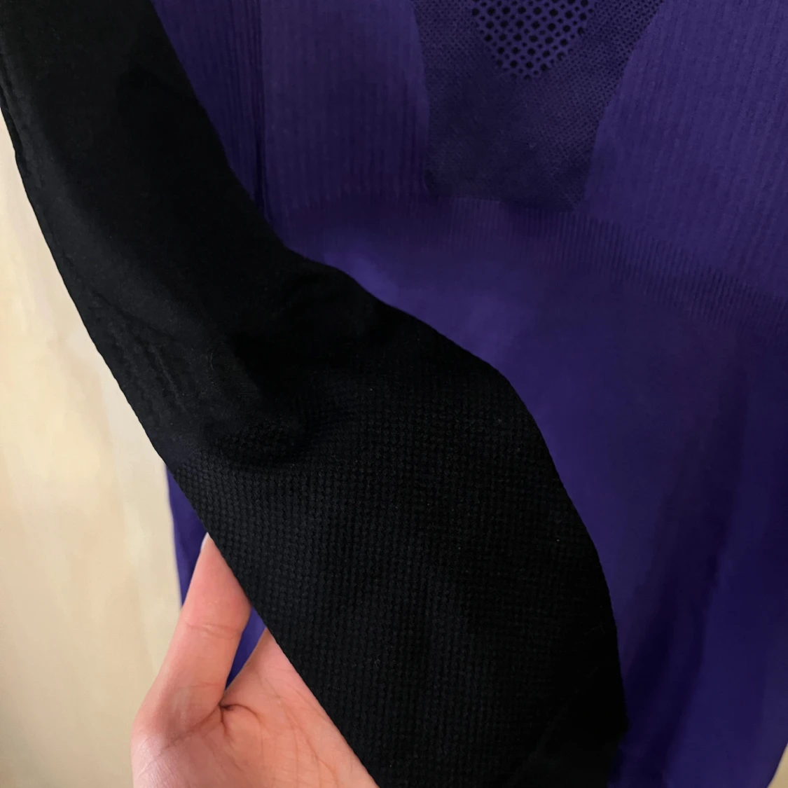 Lila och svart långärmad träningströja - 1