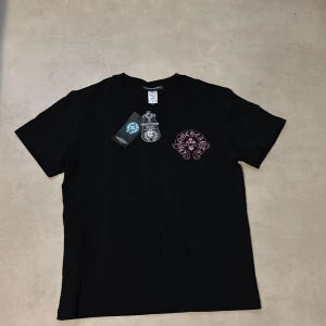 Chrome Hearts t-shirt  - Säljer Chrome heart T-shirt, helt oanvänd storlek S, dm för mer bilder 