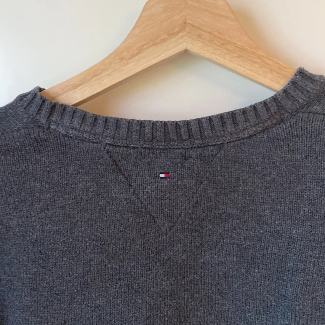 Grå Tommy Hilfiger tröja - 4