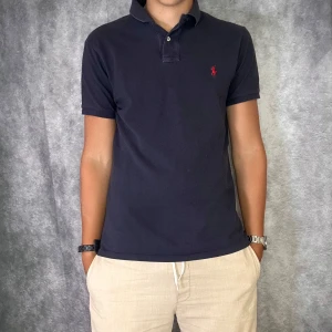 Ralph lauren piké - Mycket fint skick | Size M  | fraktar spårbart inom 24 timmar |  för att köpa klicka ” köp nu” | vid frågor skriv ett meddelande |