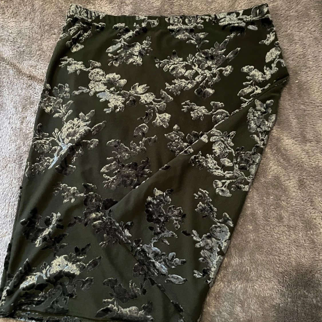 Mörkgrön sammetskjol  - 1