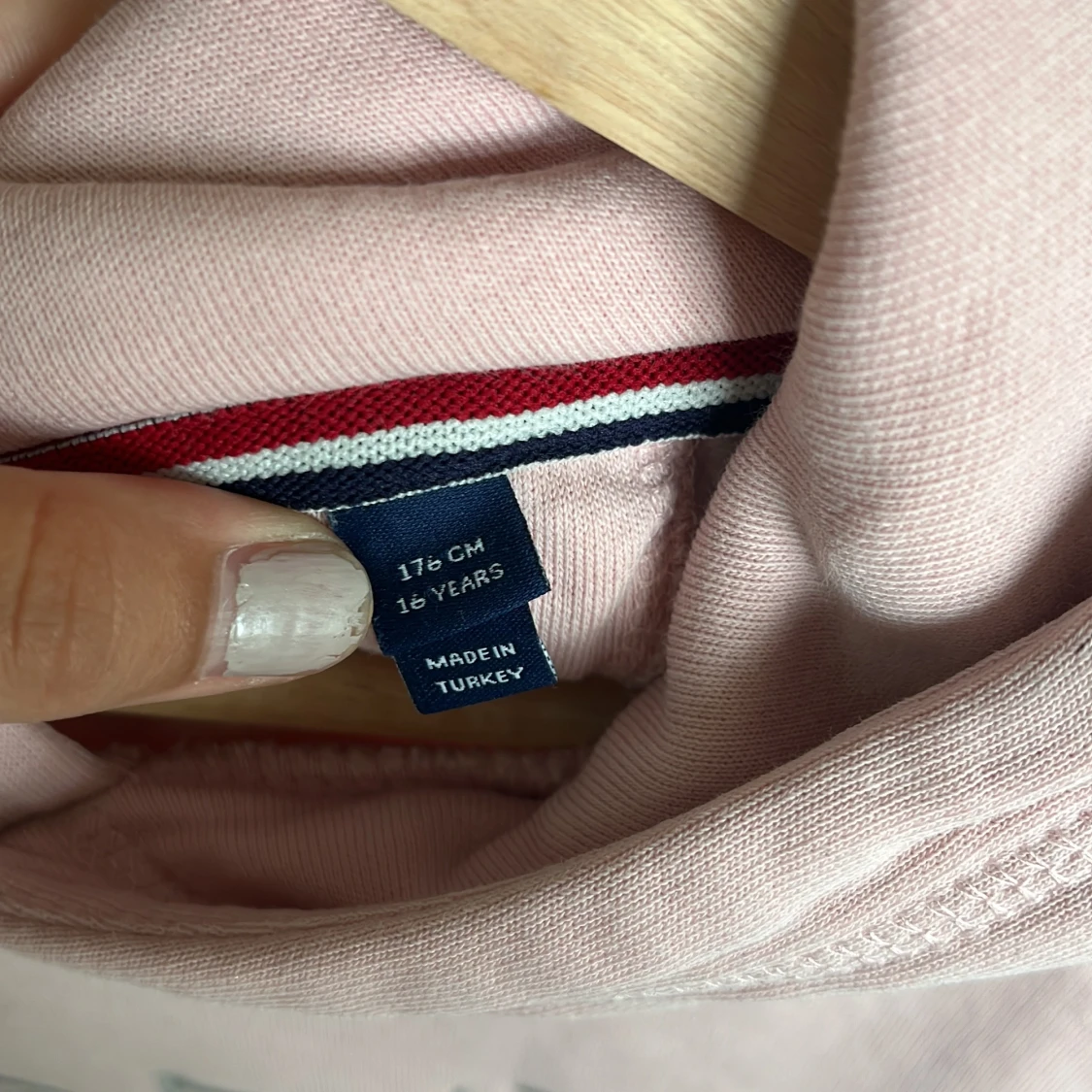 Ljusrosa hoodie från GANT med logga - 2