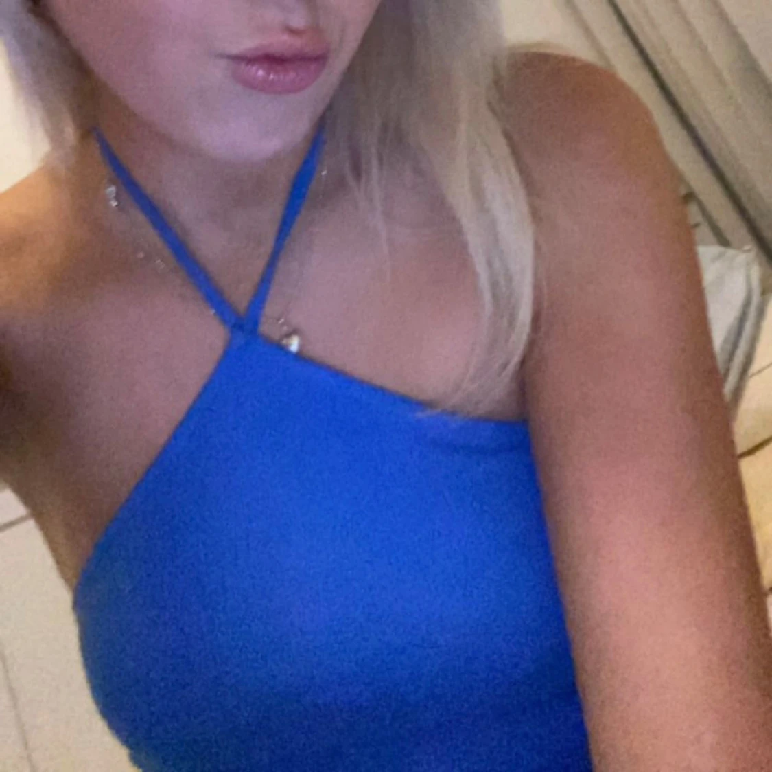 Blå croppad halterneck linnetopp - 1