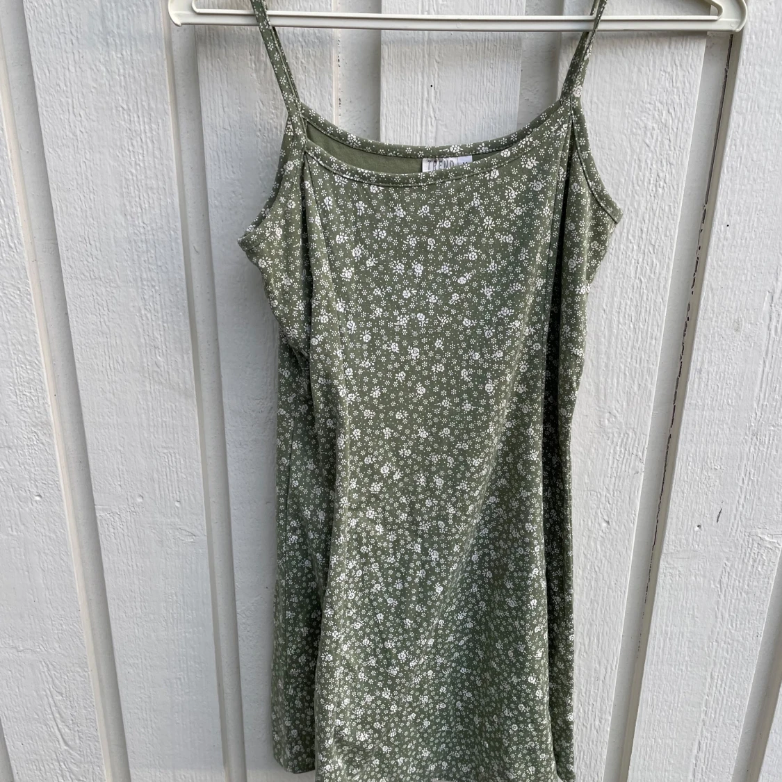 Grön blommig kortklänning Trend Report - 3