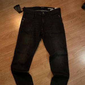 Replay jeans - Replay jeans rakt från butiken. Aldrig använda. |Storlek: 30:32| Bronny