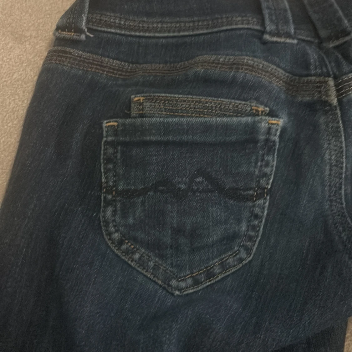 Mörkblå low waist  straght jeans - 3