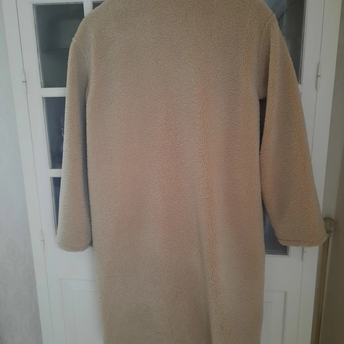 Beige teddyjacka från Selected Femme - 2