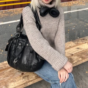 beige stickad tröja nakd - jättesnygg stickad tröja från nakd❤️i princip nyskick! 