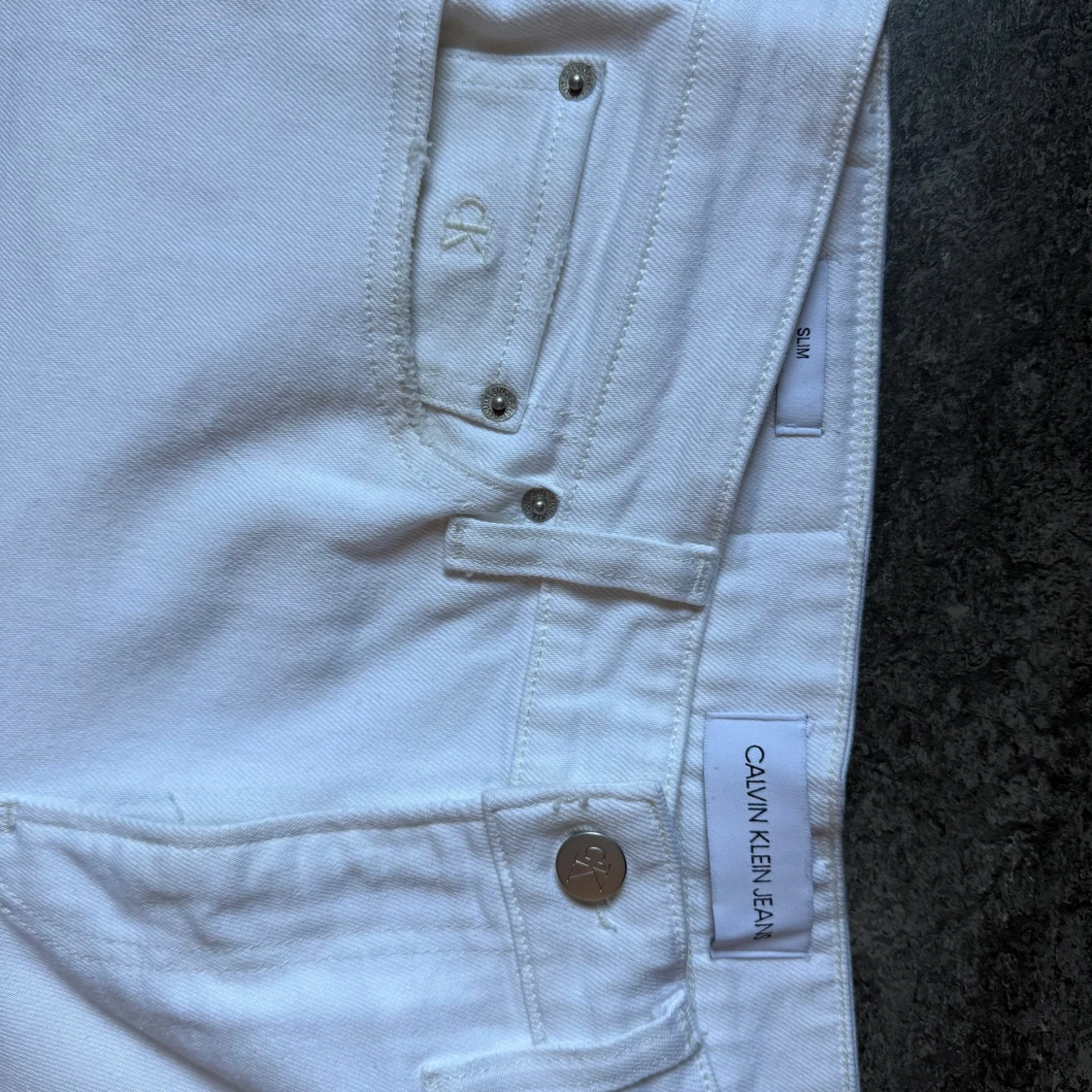 Calvin Klein Jeans - 2