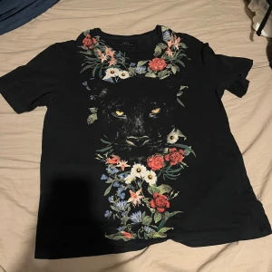 Zara tröja XL - säljer denna tröja för den är för stor. Storlek XL bra skick.