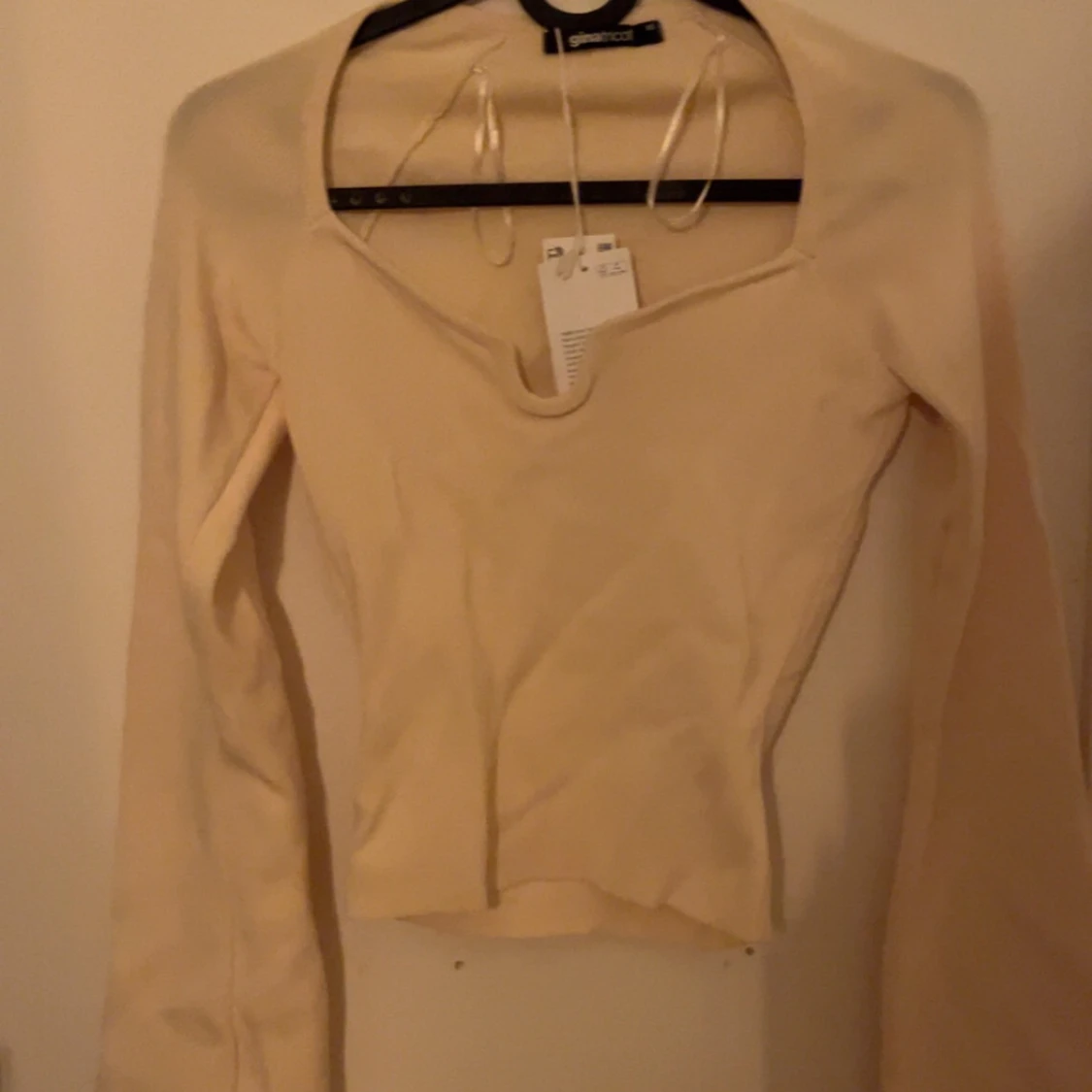 Vit stickad topp från Gina Tricot - 1