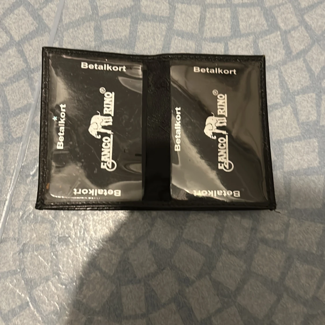 Svart plånbok från Banco Rhino