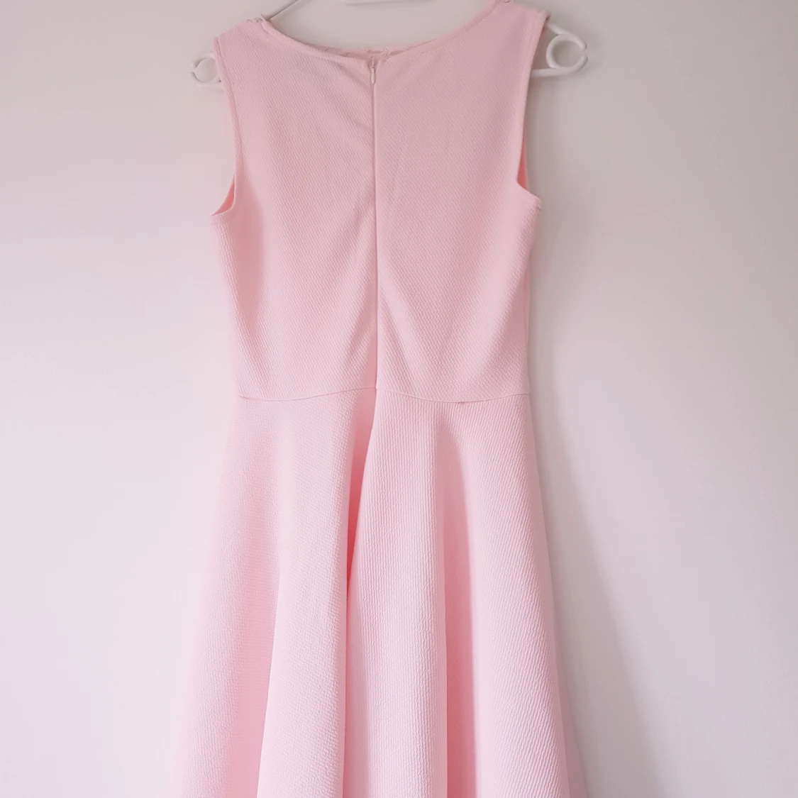 Ljusrosa klänning från AX Paris strl M - 1