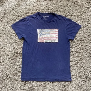Denim Supply usa t shirt - Säljer denna rikigt feta denim and supply Ralph Lauren t shirten!⭐️Skick: 9,5/10!🤝 Storlek S passar S!🙌Hör gärna av er om ni har funderingar!👍