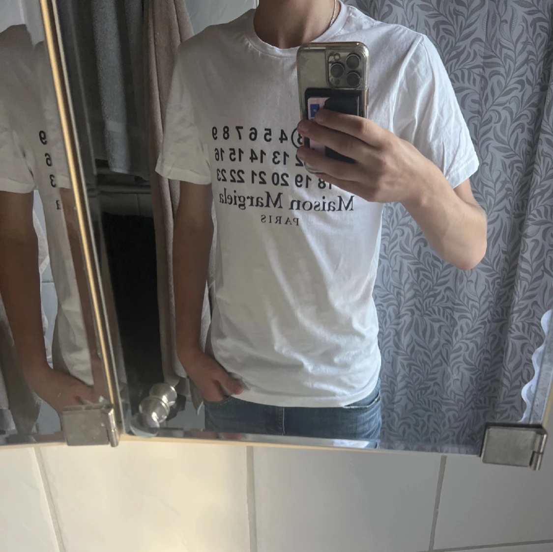 Maison Margiela vit t-shirt med tryck