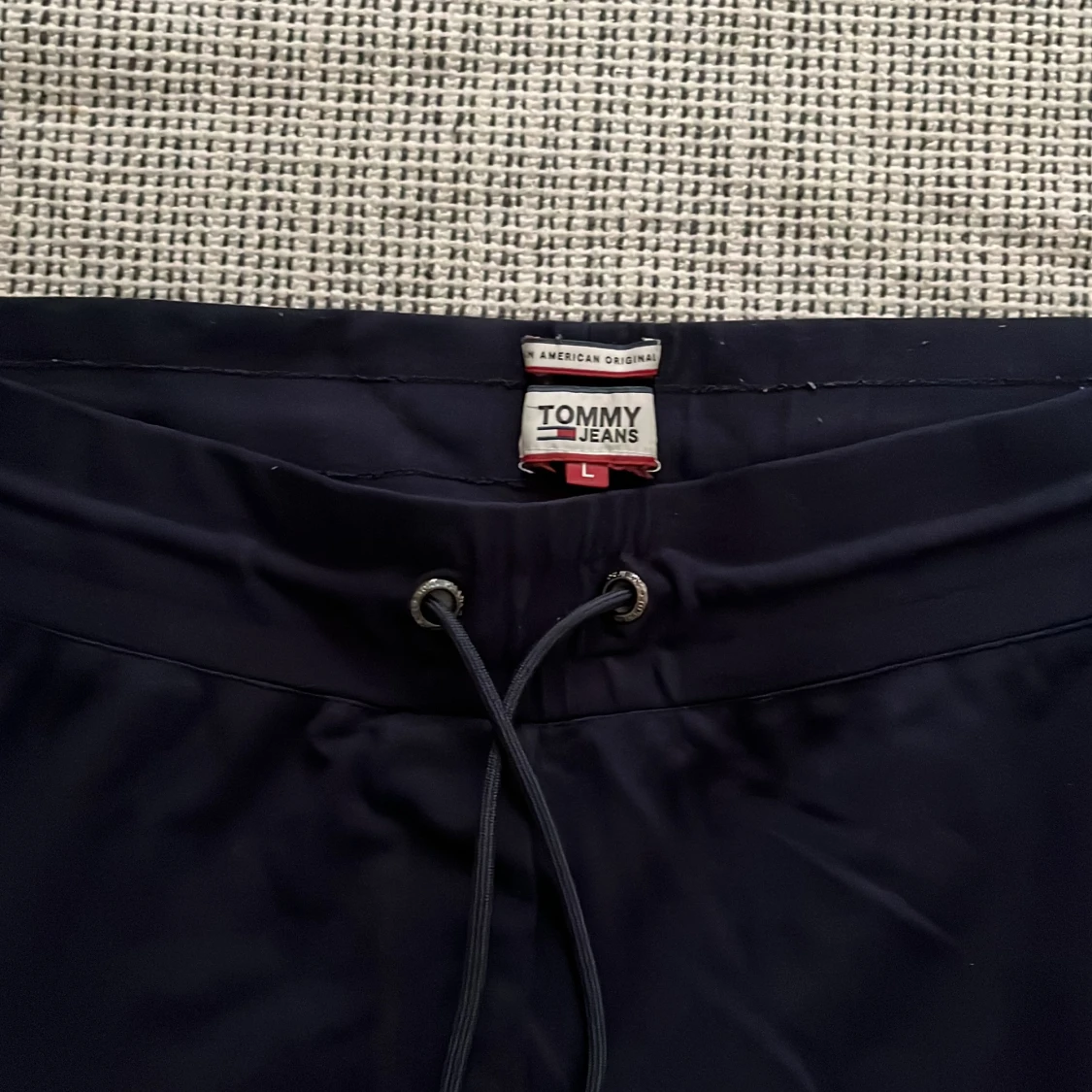 Tommy Jeans marinblå träningsbyxor L - 1