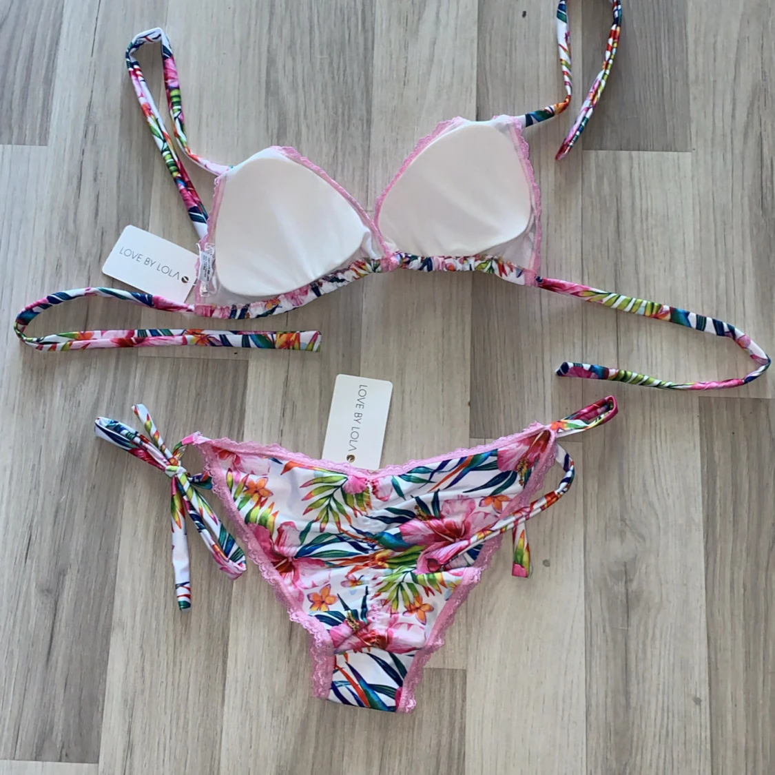 Blommig bikini från Love by Lola - 1