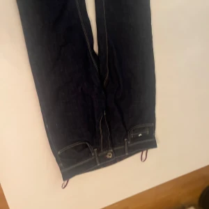 Mörkblå Gas jeans slim  - helt ny skick helt oanvända köpte för 1,1 säljer nu för 500 skriv för mer info 