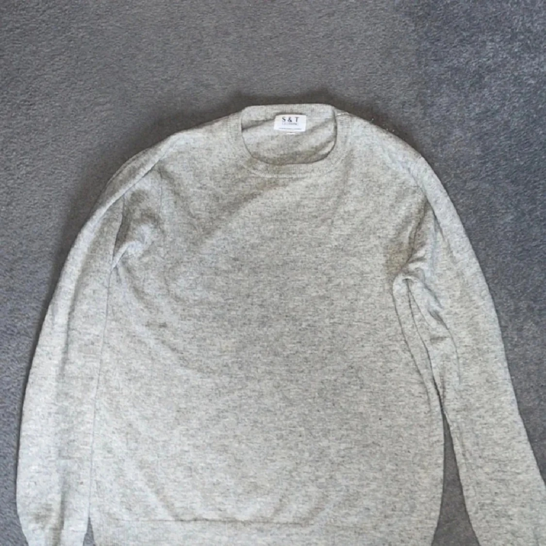 S&T Merinoull och Kashmir sweatshirt