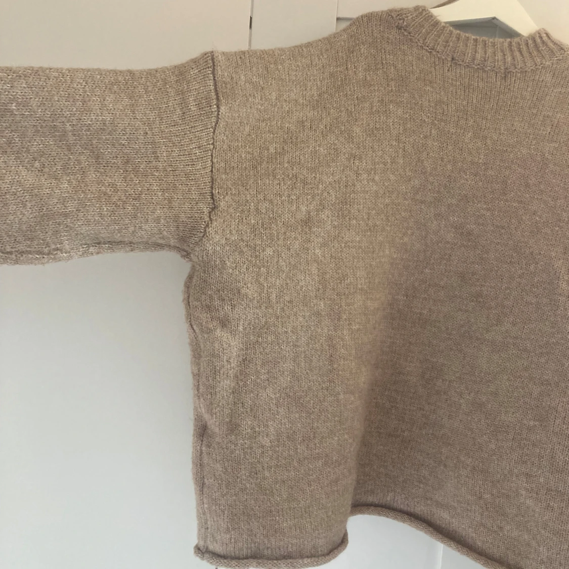 Beige stickad tröja  - 2