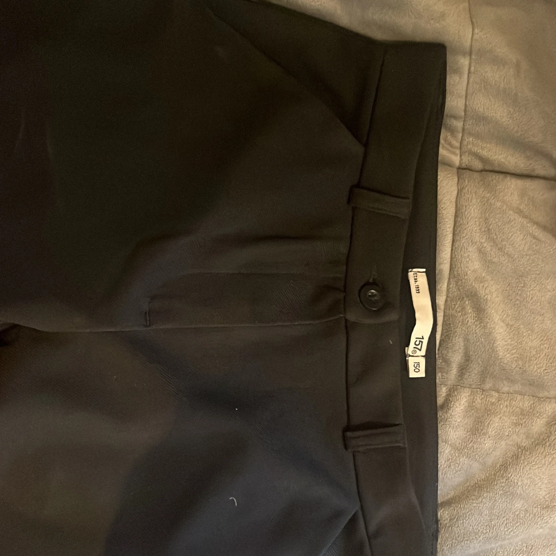 Svarta kostymbyxor från 157 - 2