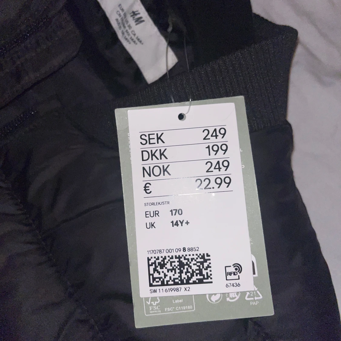 Svart dunväst från H&M - 3