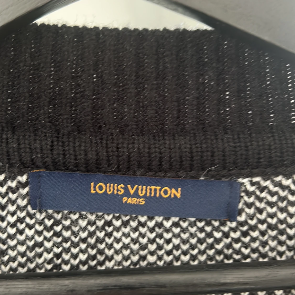 Svart stickad tröja från Louis Vuitton - 2