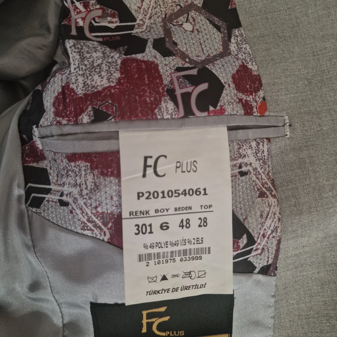 Grått kostymsett - 3