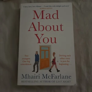 Mad About You - En bok med mindre skador vid hörnen och bryten rygg, inget påverkar läsligheten. På engelska. Prisförslag uppmuntras