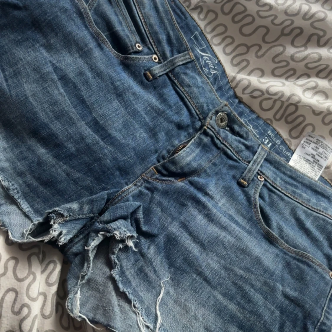 Levi's jeansshorts med råa kanter - 1