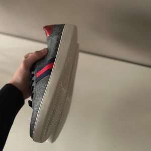 GG ACE KOM PRIVAT - Kom privat, 1-1