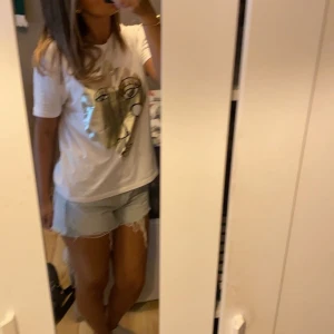 Zara shorts - Säljer dessa middagar Zara shorts. Använda en gång 
