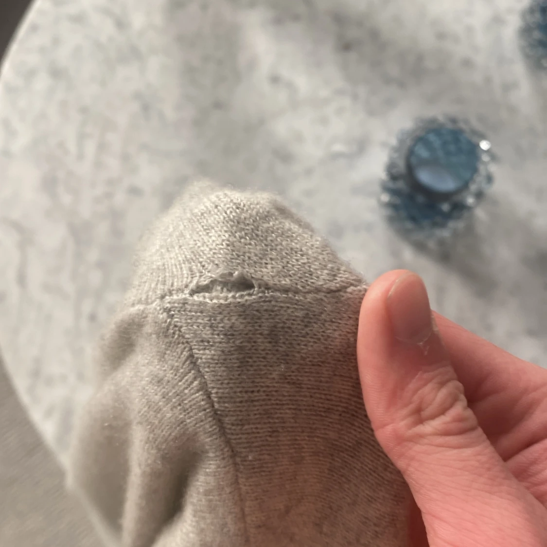 Ljusgrå hoodie i kashmir från John Henric - 4