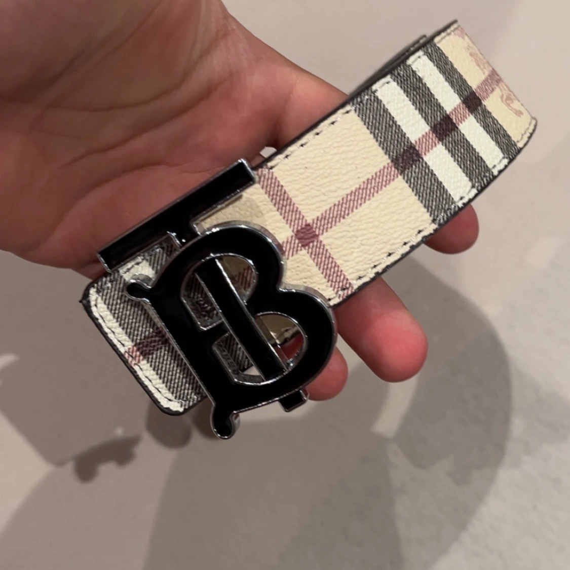 Burberry bälte  - 1