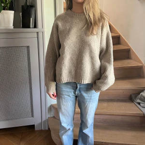 Beige stickad tröja - Så mysig stickad tröja! Väl använd, men bra skick🩷