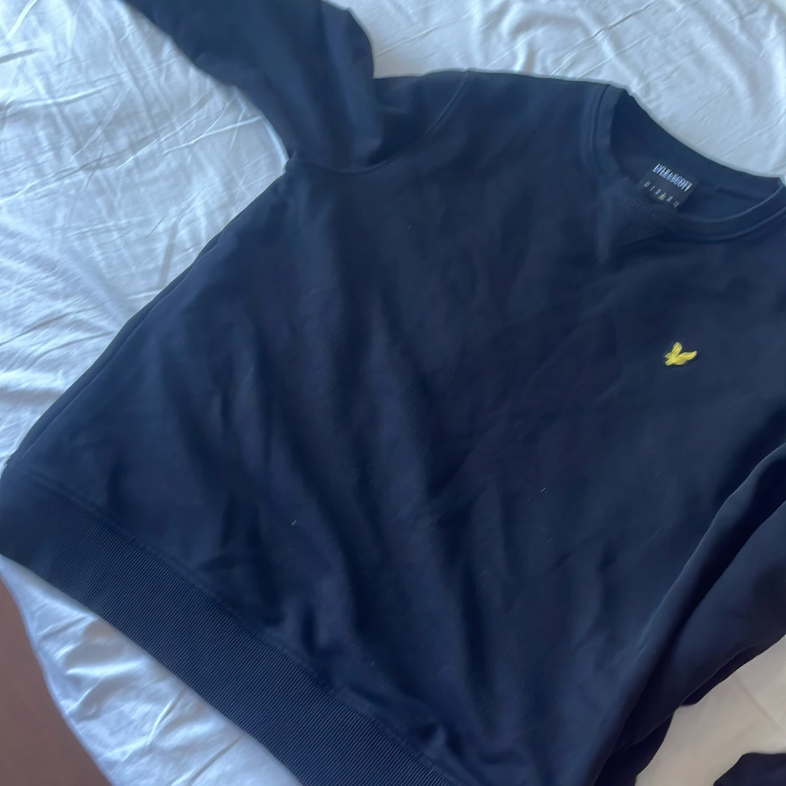 Svart sweatshirt från Lyle & Scott - 2