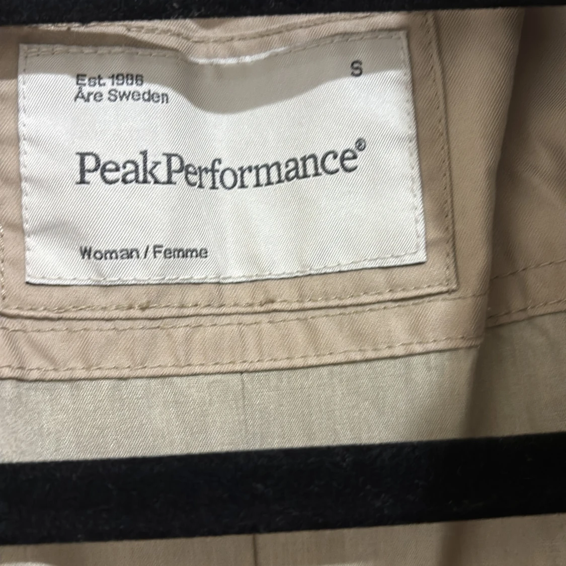 Beige jacka från Peak Performance - 2