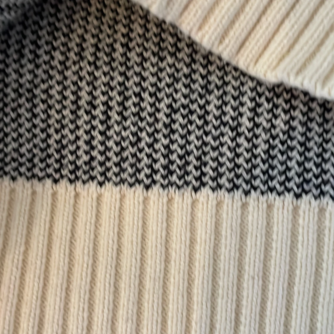 Beige stickad tröja från Divide The Youth - 3