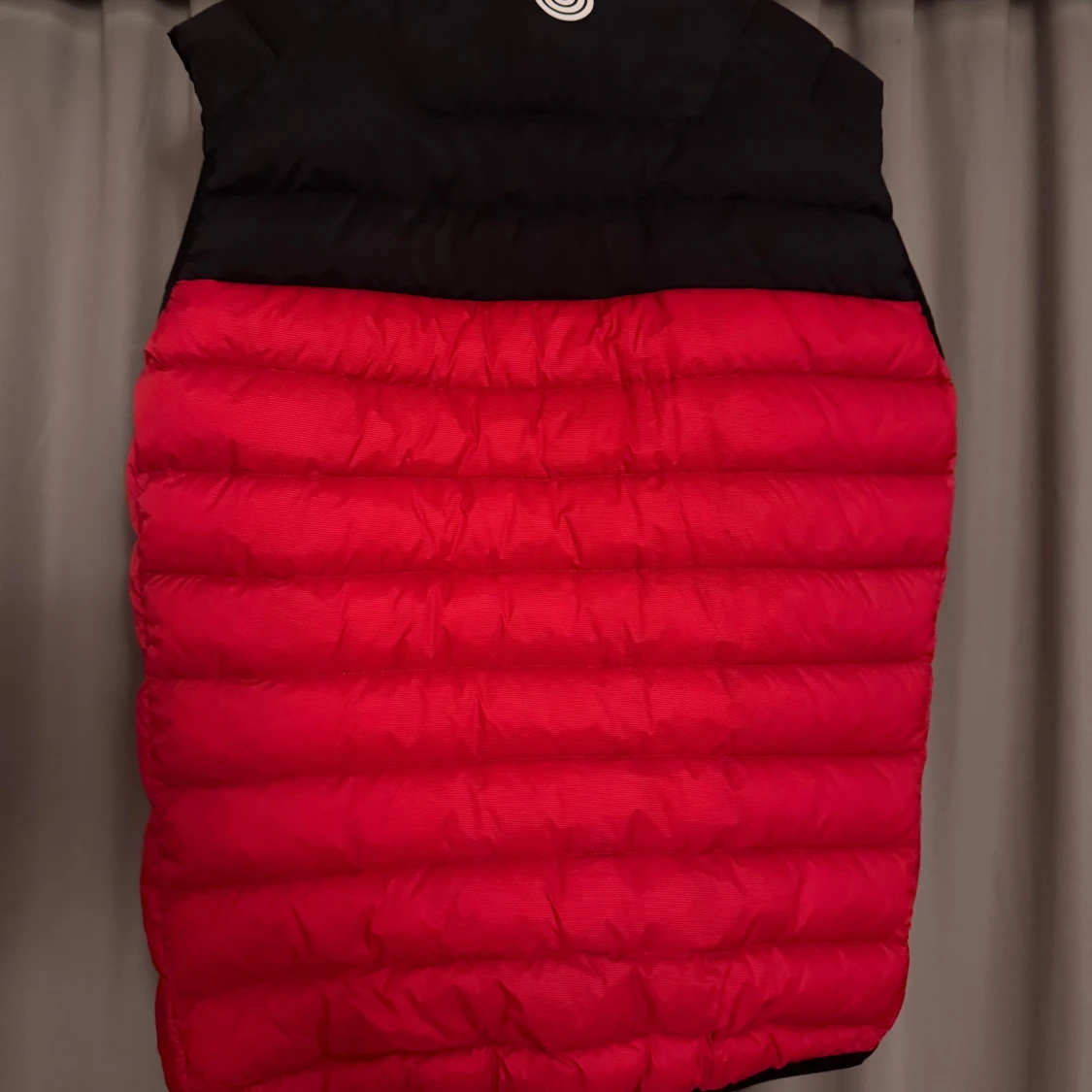 Röd och svart dunväst från Sail Racing - 1